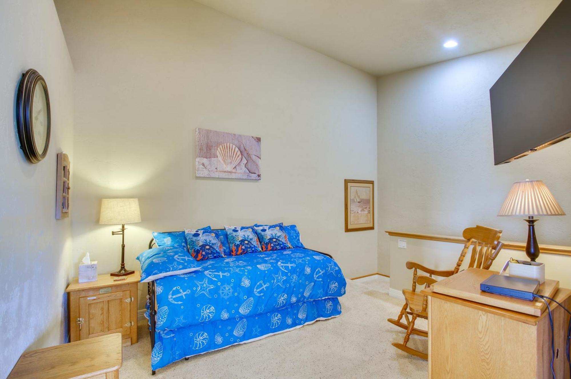 Quiet Waterfront Escape With Hot Tub And Beach Access! Gold Beach Zewnętrze zdjęcie