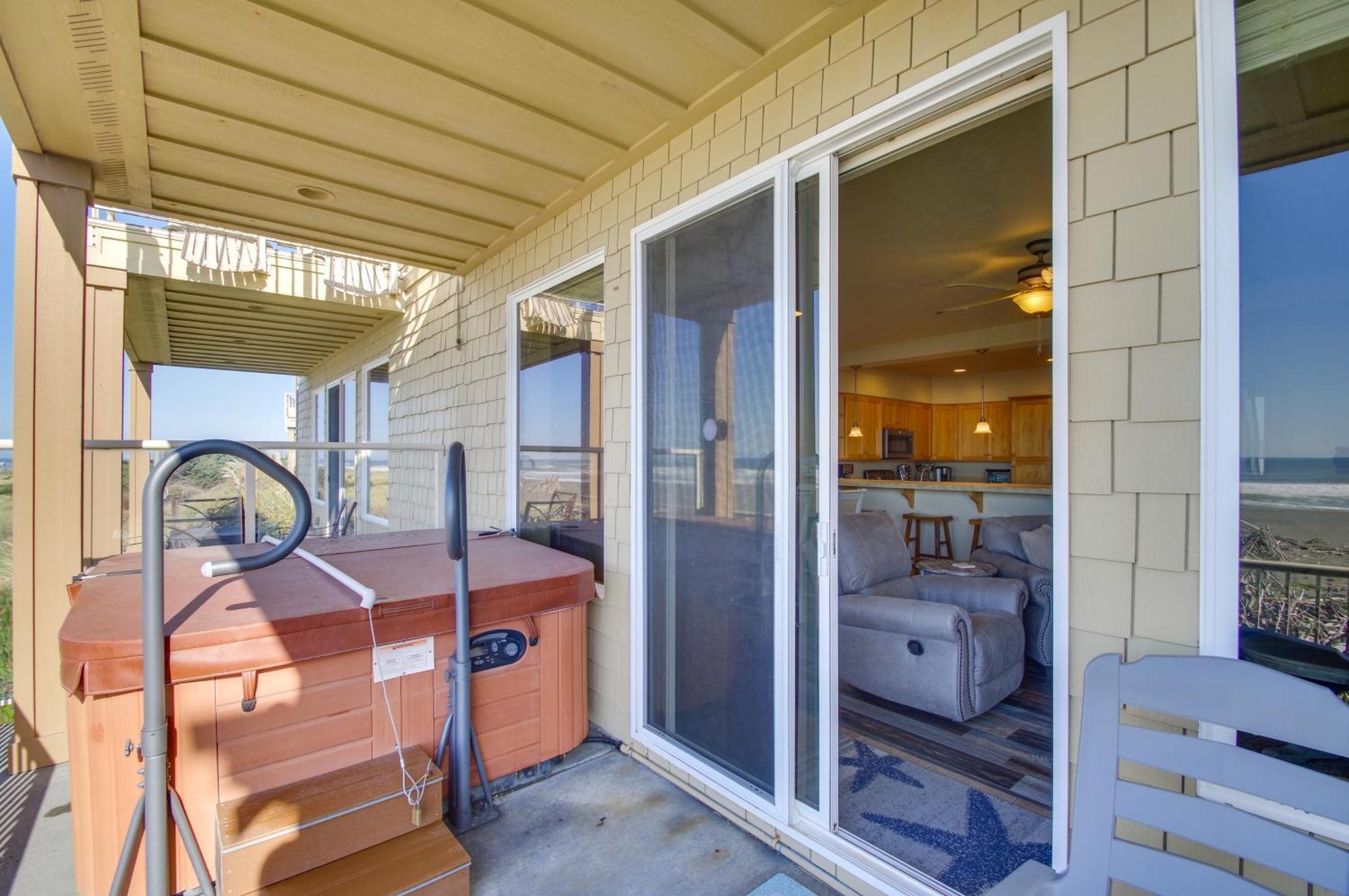 Quiet Waterfront Escape With Hot Tub And Beach Access! Gold Beach Zewnętrze zdjęcie